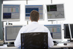 Looking at Multiple Monitors Looking at Multiple Monitors